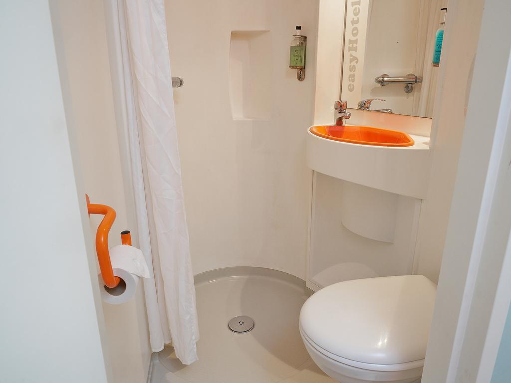 Hotel Easyhotel London Heathrow 2*