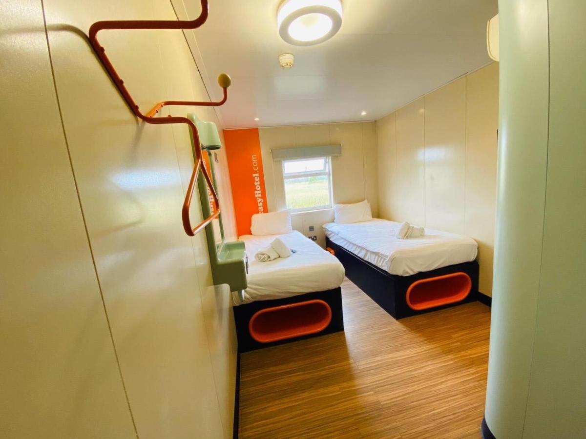 Easyhotel London Heathrow Hotel 2*